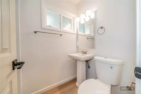 Bath - 8901 Glencoe Dr, Riverside, CA 92503 photo 5 of 6