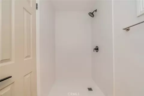 Bath - 8901 Glencoe Dr, Riverside, CA 92503 photo 6 of 6
