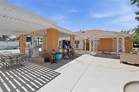 Exterior - 8585 Hickory, Hesperia, CA 92345 photo 6 of 16