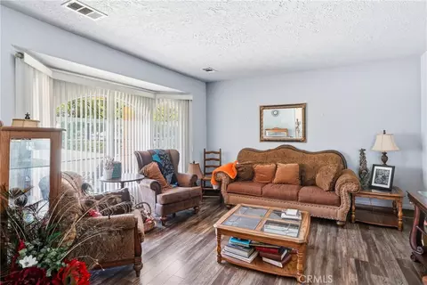 Living - 8585 Hickory, Hesperia, CA 92345 photo 1 of 1
