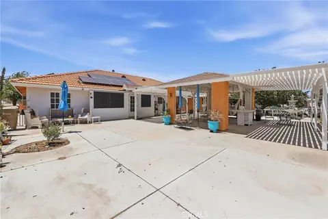 Exterior - 8585 Hickory, Hesperia, CA 92345 photo 7 of 16