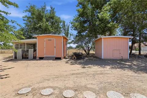 Exterior - 8585 Hickory, Hesperia, CA 92345 photo 10 of 16