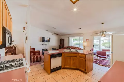 Kitchen - 14744 Crofton Ln, Helendale, CA 92342 photo 1 of 3