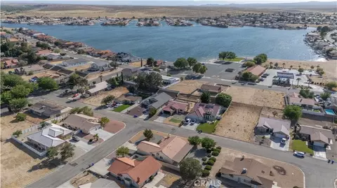 14744 Crofton Ln, Helendale, CA 92342