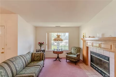 Living - 14744 Crofton Ln, Helendale, CA 92342 photo 1 of 4