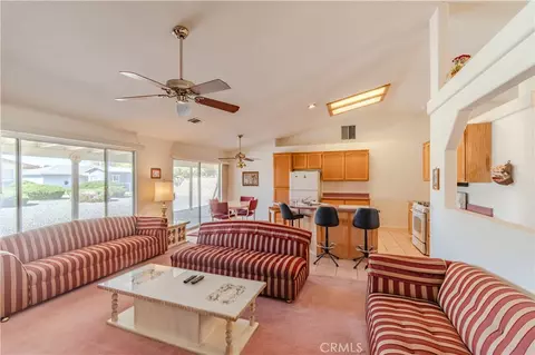 Living - 14744 Crofton Ln, Helendale, CA 92342 photo 3 of 4