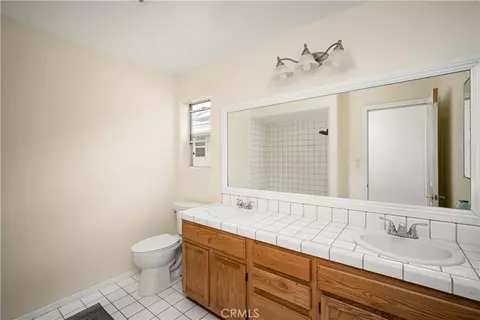 Bath - 906 Devonshire, Bakersfield, CA 93312 photo 3 of 3