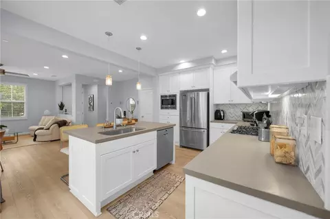 Kitchen - 188 Excursion, Irvine, CA 92618 photo 6 of 7