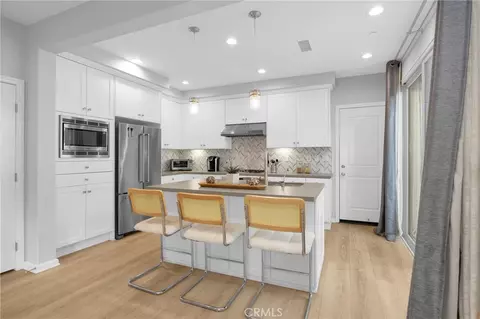 Kitchen - 188 Excursion, Irvine, CA 92618 photo 5 of 7