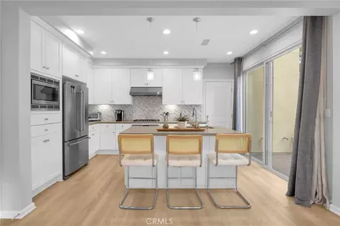 Kitchen - 188 Excursion, Irvine, CA 92618 photo 4 of 7