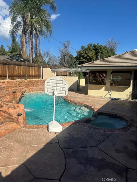 Exterior - 1669 N San Antonio, Upland, CA 91784 photo 5 of 10