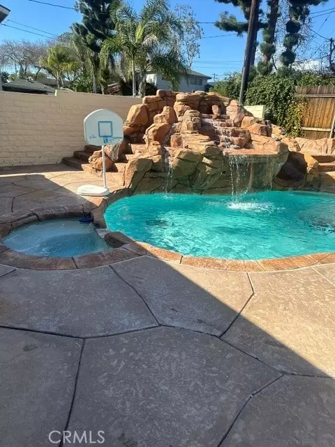 Exterior - 1669 N San Antonio, Upland, CA 91784 photo 7 of 10