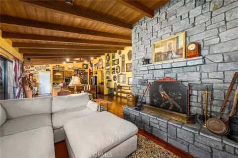 Living - 2421 Cliff Rd, Upland, CA 91784 photo 3 of 3