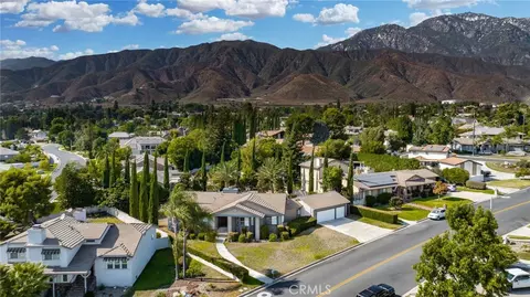 2421 Cliff Rd, Upland, CA 91784