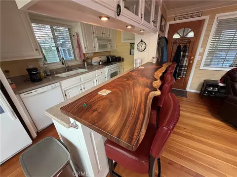 Kitchen - 1076 Calanda, Crestline, CA 92325 photo 2 of 3