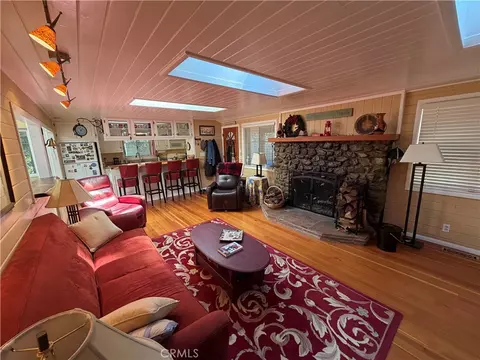 Living - 1076 Calanda, Crestline, CA 92325 photo 4 of 6