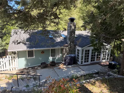 Exterior - 1076 Calanda, Crestline, CA 92325 photo 11 of 36