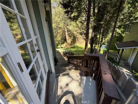 Exterior - 1076 Calanda, Crestline, CA 92325 photo 24 of 36