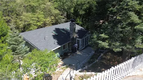 Exterior - 1076 Calanda, Crestline, CA 92325 photo 2 of 36