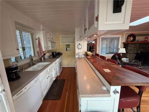 Kitchen - 1076 Calanda, Crestline, CA 92325 photo 1 of 3