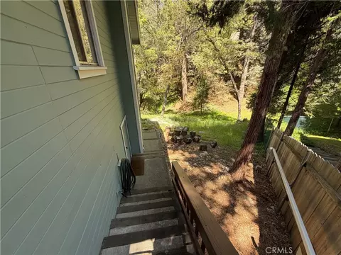 Exterior - 1076 Calanda, Crestline, CA 92325 photo 25 of 36