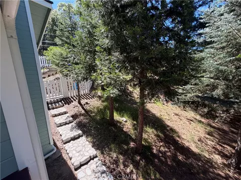 Exterior - 1076 Calanda, Crestline, CA 92325 photo 19 of 36