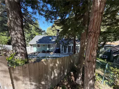 Exterior - 1076 Calanda, Crestline, CA 92325 photo 7 of 36