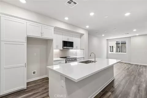 Kitchen - 4007 Valley Oak Ln #C, El Monte, CA 91733 photo 1 of 2