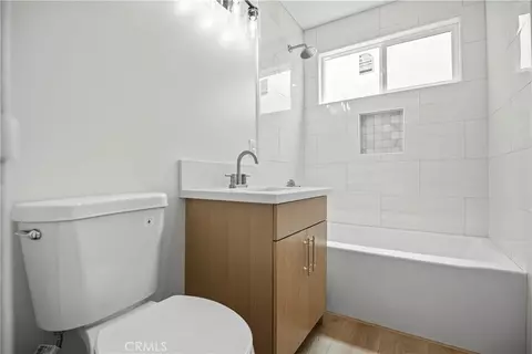 Bath - 9917 Stanwin Ave, Arleta, CA 91331 photo 1 of 1