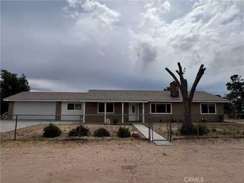 9979 5th Ave, Hesperia, CA 92345