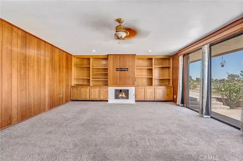 Living - 27387 Lakeview Dr, Helendale, CA 92342 photo 2 of 4