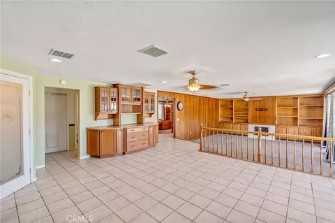 Living - 27387 Lakeview Dr, Helendale, CA 92342 photo 4 of 4
