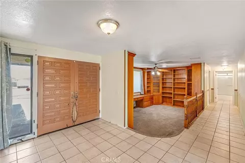 Entry Way - 27387 Lakeview Dr, Helendale, CA 92342 photo 2 of 3