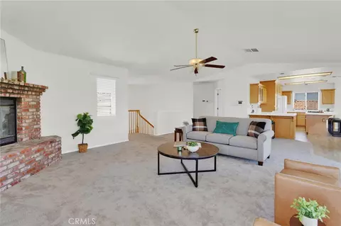 Living - 14740 Blue Grass Dr, Helendale, CA 92342 photo 11 of 13