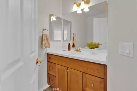 Bath - 14740 Blue Grass Dr, Helendale, CA 92342 photo 3 of 6