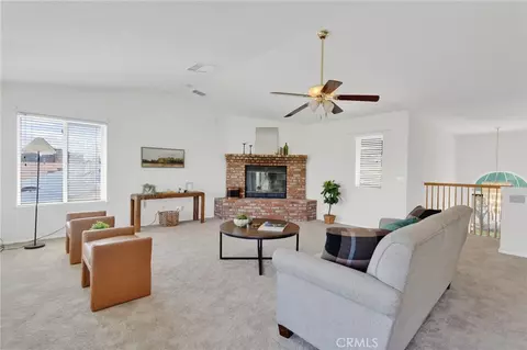 Living - 14740 Blue Grass Dr, Helendale, CA 92342 photo 10 of 13