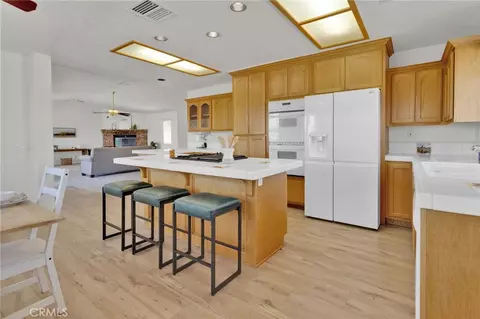 Kitchen - 14740 Blue Grass Dr, Helendale, CA 92342 photo 4 of 5