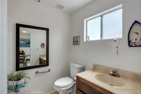 Bath - 8979 Alder, Rancho Cucamonga, CA 91730 photo 1 of 4
