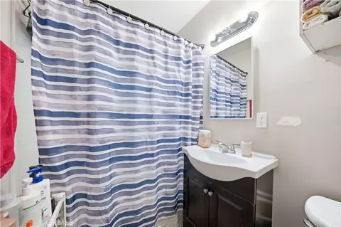 Bath - 2515 Mountain View Rd, El Monte, CA 91733 photo 1 of 1