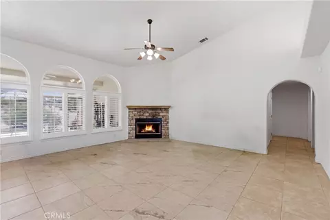 Living - 2777 Brawley, Pinon Hills, CA 92372 photo 2 of 7