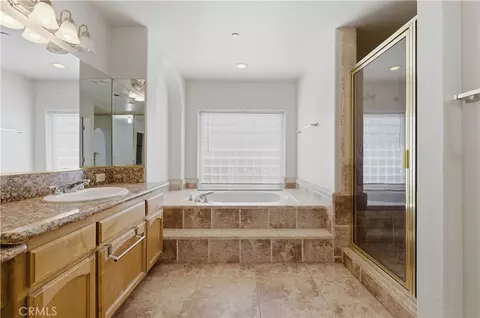 Bath - 2777 Brawley, Pinon Hills, CA 92372 photo 2 of 5