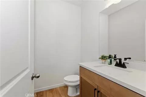 Bath - 1560 Foothill Dr, Banning, CA 92220 photo 3 of 3