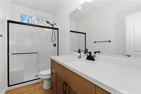 Bath - 1560 Foothill Dr, Banning, CA 92220 photo 2 of 3