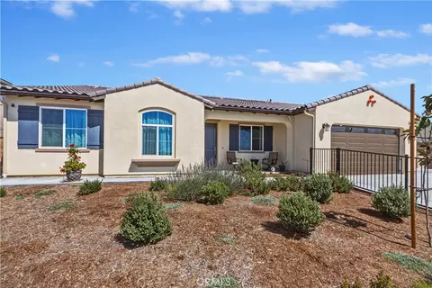 1560 Foothill Dr, Banning, CA 92220