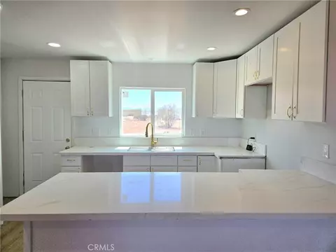 Kitchen - 60033 Sespe, Landers, CA 92285 photo 2 of 3