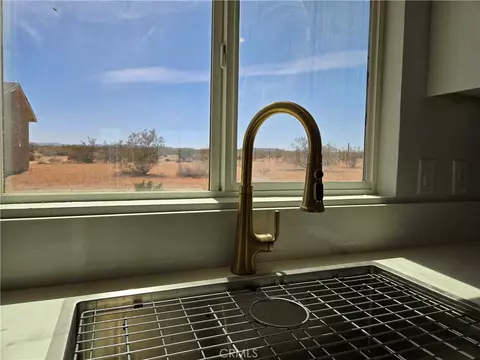 60033 Sespe, Landers, CA 92285 photo 9