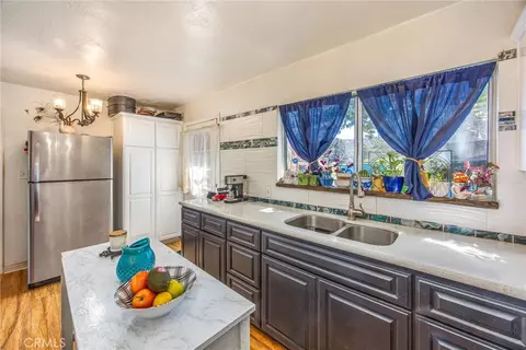 Kitchen - 2164 Outer Hwy 2 Hwy S, Wrightwood, CA 92397 photo 5 of 5