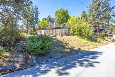 Exterior - 2164 Outer Hwy 2 Hwy S, Wrightwood, CA 92397 photo 2 of 14