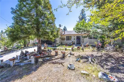 Exterior - 2164 Outer Hwy 2 Hwy S, Wrightwood, CA 92397 photo 1 of 14
