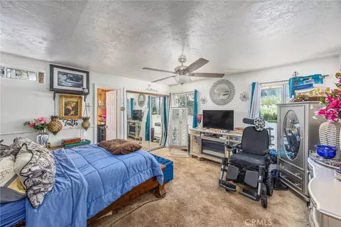 Bedroom - 2164 Outer Hwy 2 Hwy S, Wrightwood, CA 92397 photo 3 of 4